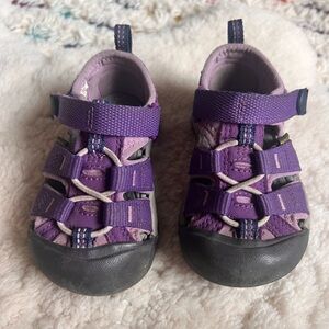 KEEN Toddlers’ Newport H2 Sandal 💜